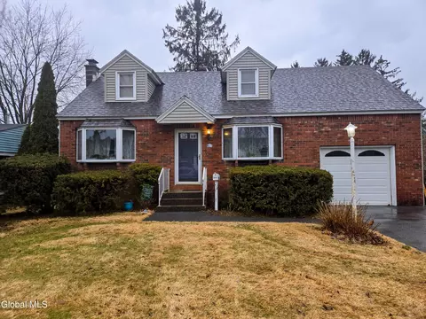 1008 Peter Rd, Schenectady, NY 12303