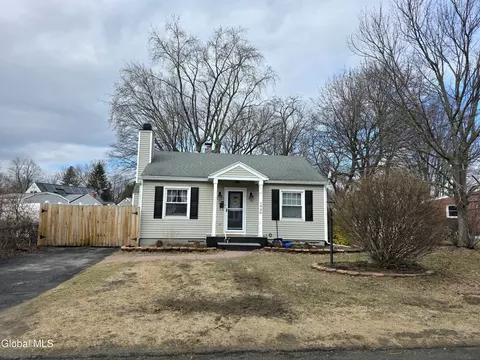 1020 6th St, Schenectady, NY 12303