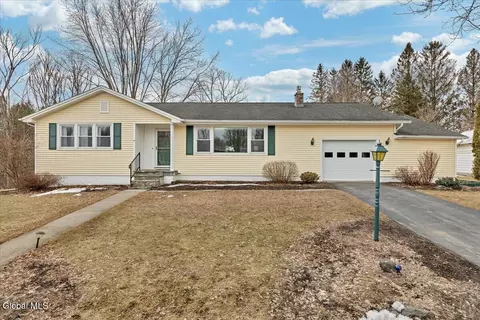 25 Sunset Ave, Fort Ann, NY 12827