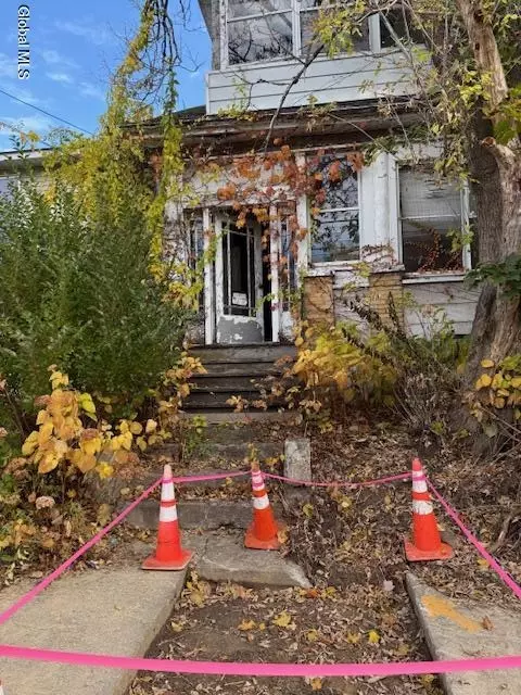 19 Raymo St, Albany, NY 12209