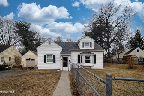 16 Lake Rd, Albany, NY 12205