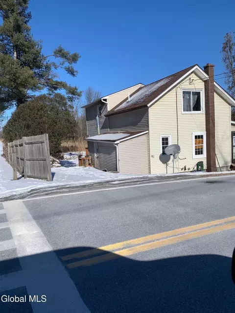 9 Lower Newtown Rd, Waterford, NY 12188