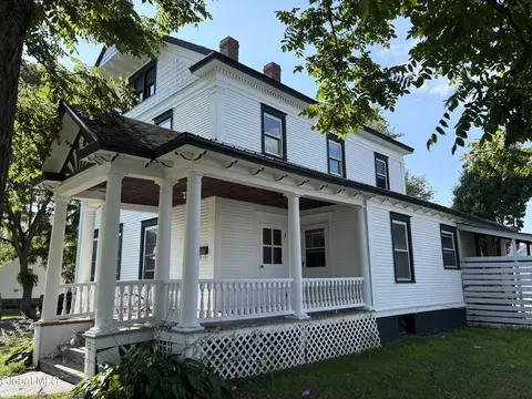 1 Elm St, Granville, NY 12832