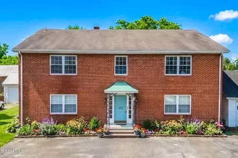 3122 High St, Valatie, NY 12184