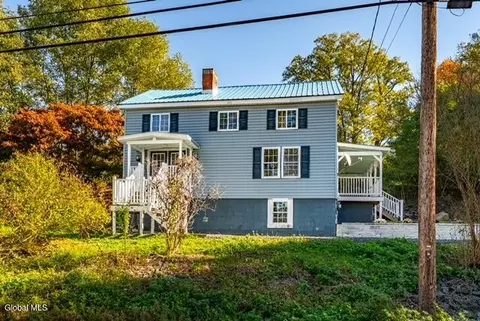 924 River Rd, Schodack Landing, NY 12156