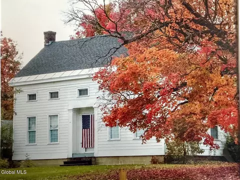 1053 Wicker St, Ticonderoga, NY 12883