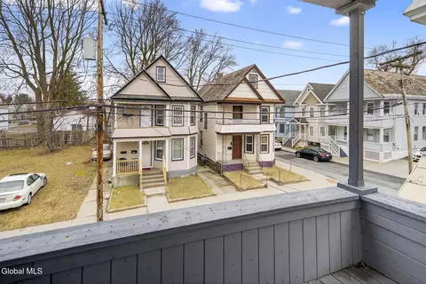 Exterior - 4 Daggett Ter, Schenectady, NY 12307 photo 1 of 2