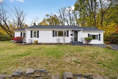 18 Anthony Ln, Albany, NY 12205