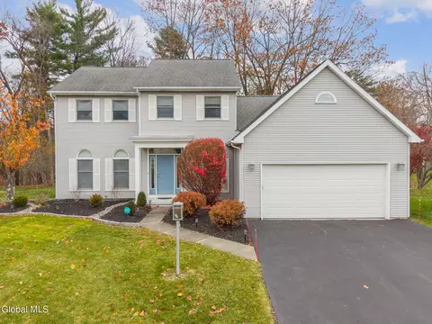 63 Bittersweet Ln, Slingerlands, NY 12159