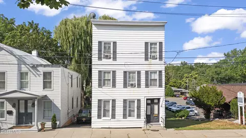 823 Warren St, Hudson, NY 12534