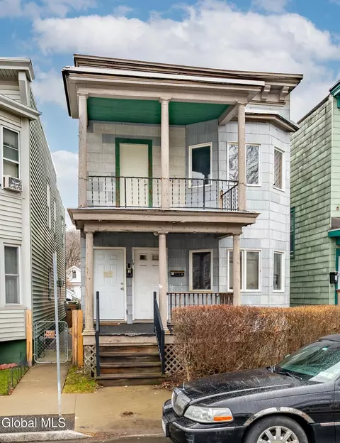 70 6th Ave, Troy, NY 12180