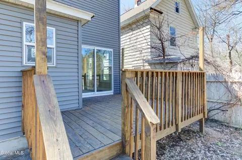 Exterior - 8 Sheldon St, Schenectady, NY 12308 photo 7 of 9