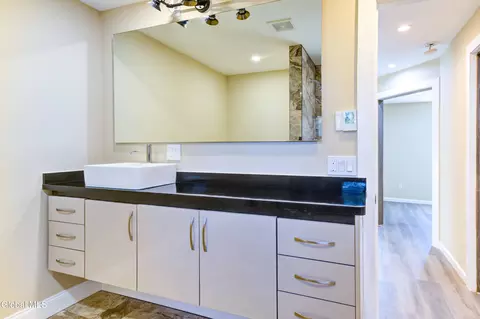 Bath - 8 Sheldon St, Schenectady, NY 12308 photo 1 of 3