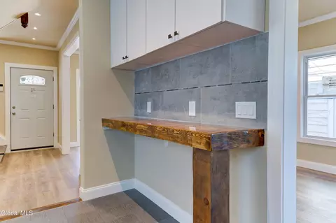Entry Way - 8 Sheldon St, Schenectady, NY 12308 photo 4 of 5