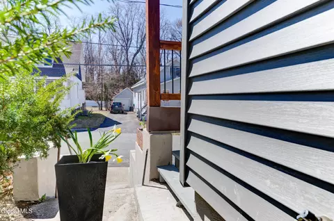 Exterior - 8 Sheldon St, Schenectady, NY 12308 photo 6 of 9