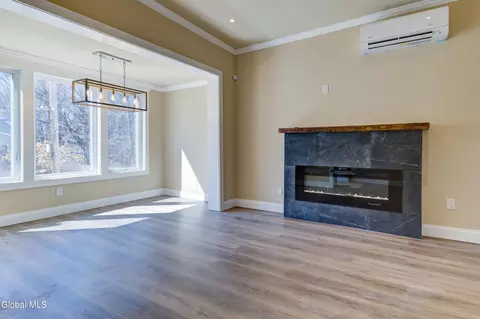 Living - 8 Sheldon St, Schenectady, NY 12308 photo 6 of 7