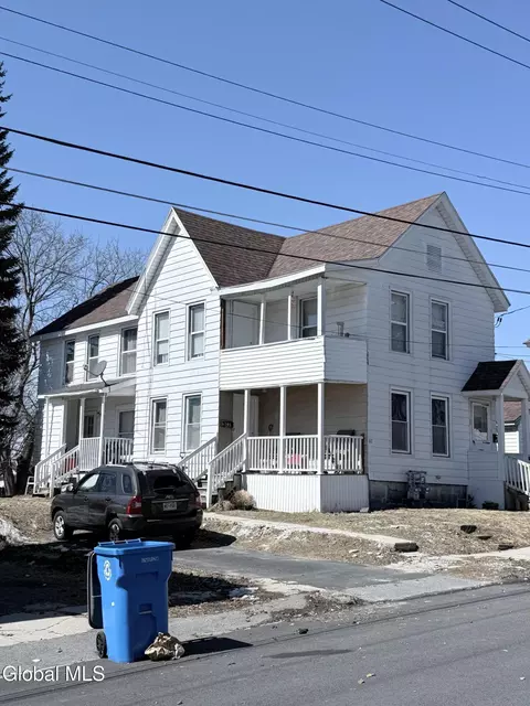 87 Yale St, Gloversville, NY 12078