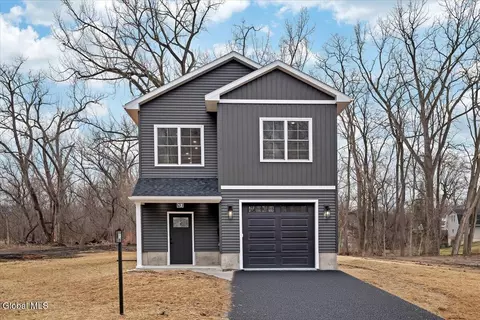 4 Livingston Ave, Schenectady, NY 12302