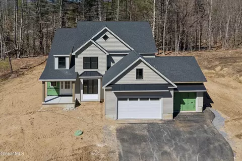2 Wisteria Ct, Saratoga Springs, NY 12866