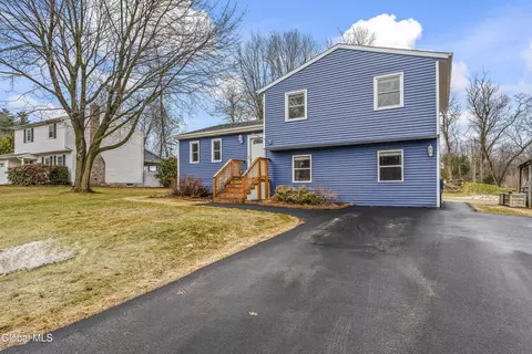 51 Cook Cir, Gansevoort, NY 12831