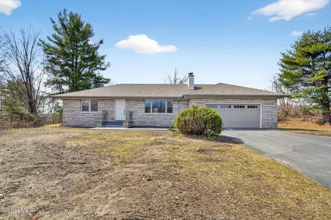 72 Fonda Rd, Waterford, NY 12188