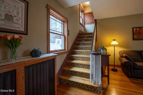 Entry Way - 18 Bridge St, Slingerlands, NY 12159 photo 3 of 9