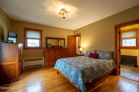 Bedroom - 18 Bridge St, Slingerlands, NY 12159 photo 5 of 8