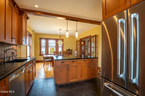 Kitchen - 18 Bridge St, Slingerlands, NY 12159 photo 6 of 7