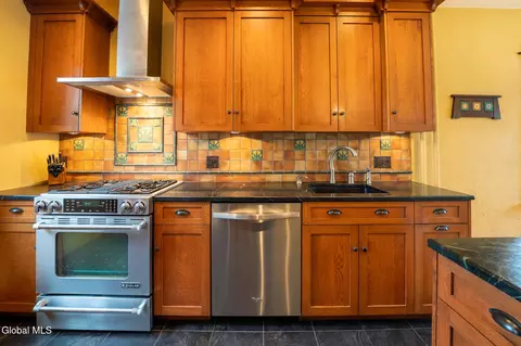 Kitchen - 18 Bridge St, Slingerlands, NY 12159 photo 3 of 7