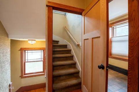Entry Way - 18 Bridge St, Slingerlands, NY 12159 photo 6 of 9