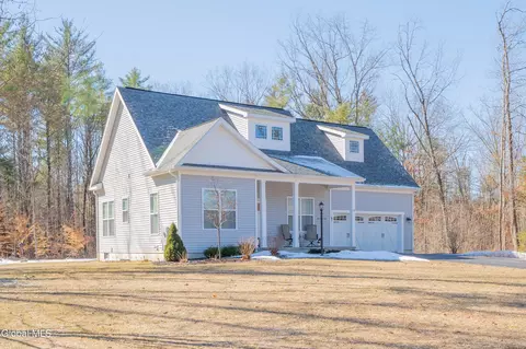 29 Creekside Dr, Rock City Falls, NY 12863