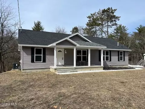 152 Ingersoll Rd, Saratoga Springs, NY 12866