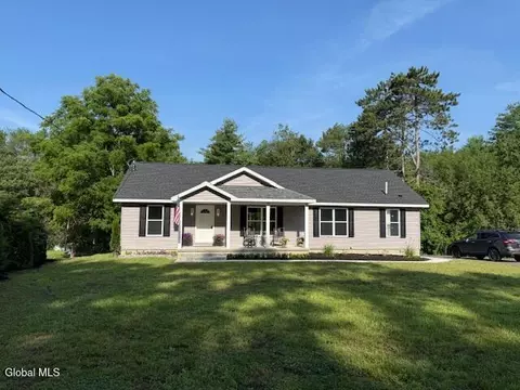 152 Ingersoll Rd, Saratoga Springs, NY 12866