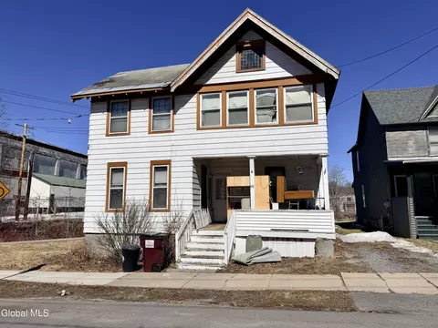 66 Lincoln St, Gloversville, NY 12078