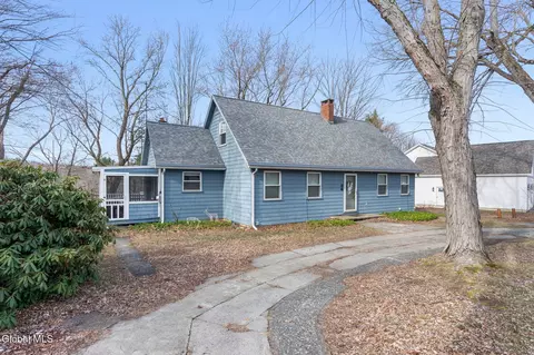 26 Crescent Ter, Wynantskill, NY 12198