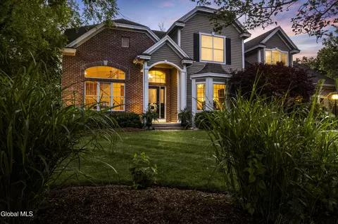 73 Masters Cmn S, Queensbury, NY 12804