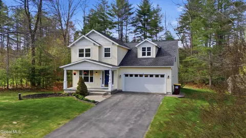 8 Stafford Way, Gansevoort, NY 12831