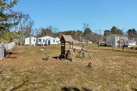Exterior - 124 Beacon Rd, Glenmont, NY 12077 photo 8 of 8