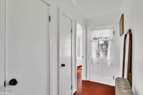 Entry Way - 124 Beacon Rd, Glenmont, NY 12077 photo 4 of 4