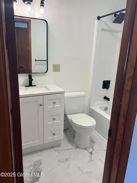 Bath - 1300 S Schodack Rd, Castleton On Hudson, NY 12033 photo 3 of 6