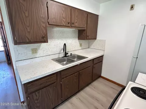 Kitchen - 1300 S Schodack Rd, Castleton On Hudson, NY 12033 photo 6 of 9