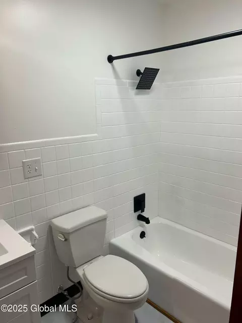 Bath - 1300 S Schodack Rd, Castleton On Hudson, NY 12033 photo 6 of 6