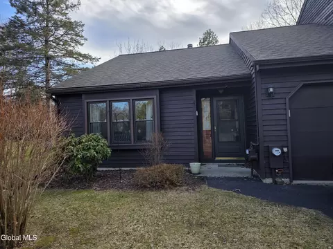 509 Townwood Dr, Albany, NY 12203
