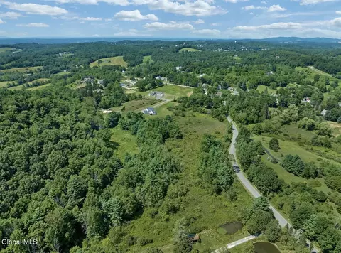 37 Mammoth Spring Rd, Wynantskill, NY 12198 photo 2