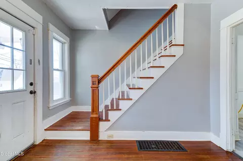 Entry Way - 215 Elm St, Schenectady, NY 12304 photo 2 of 7