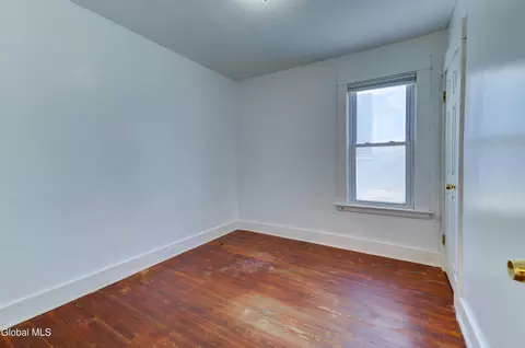 Bedroom - 215 Elm St, Schenectady, NY 12304 photo 1 of 5