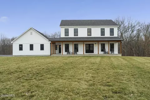 875 Ridge Rd, Rensselaer, NY 12144