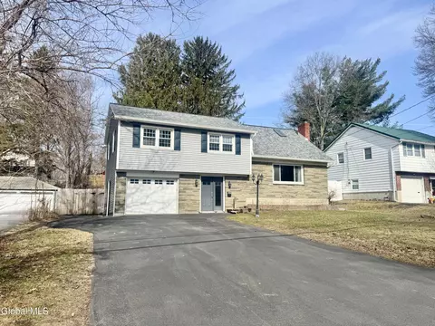2221 Eastern Pkwy, Niskayuna, NY 12309