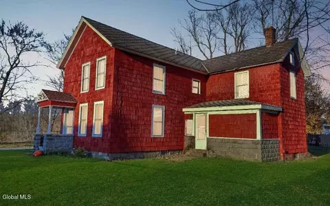 348 Gardinier St, Schenectady, NY 12306