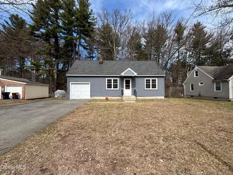 3067 Sunset Ln, Schenectady, NY 12303